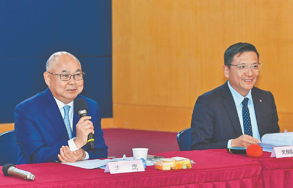 中東生波 航運掀巨浪 貨櫃雙雄董座老實講 2衝擊來襲 運價漲不漲？